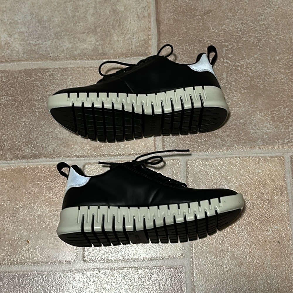 ECCO Gruuv Retro Leather Sneakers - Picture 4 of 10